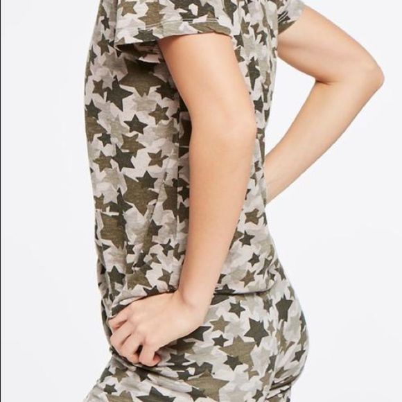 Monrow Soft Green Star Camo T-Shirt + Monrow Green Star Camo Shorts NWT 2 Items - Picture 15 of 16